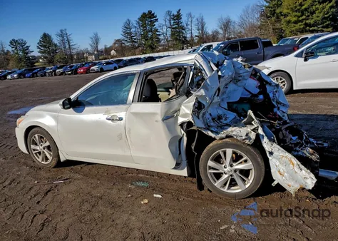 2015 Nissan Altima 2.5 из США, поврежденный, VIN 1N4AL3APXFN891604